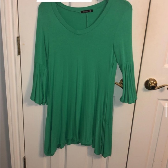 ✨PRICE DROP✨
Cute Boutique Shirt - Picture 1 of 2